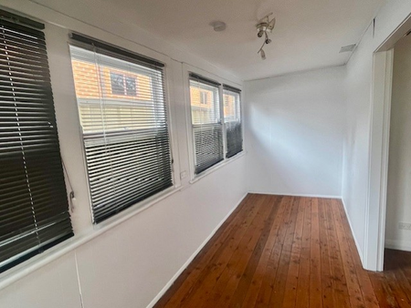 2-Bedroom Home in Prime Cardiff Location – Water Included! - Photo 2