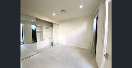 Architecturally Designed Home with Golf Frontage Views - Photo 4