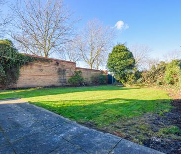 3 bedroom semi-detached house to rent - Photo 1