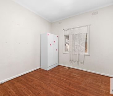 Well-Designed Living in a Prime Neighborhood - Photo 5