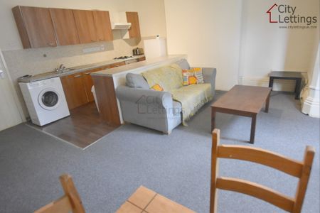 2 Bedroom Ground Floor Flat - Photo 3