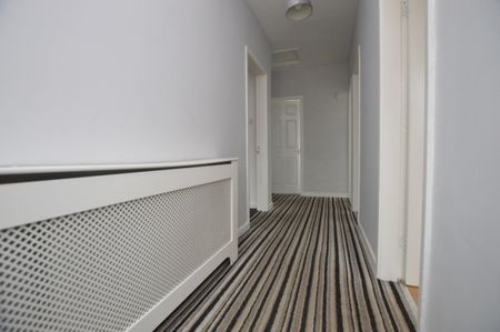 3 Bedroom Semi-Detached Bungalow - Photo 2