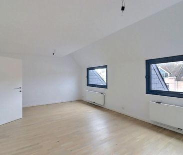 Duplex te huur in Braine-l'Alleud voor € 875 met 1 slaapkamer - Photo 3