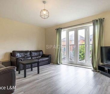 Regis Park Road, Reading, Berkshire, RG6 - Photo 1