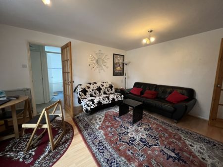 2 bedroom Flat for rent - Photo 5