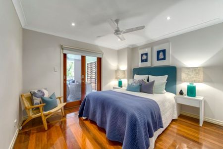 Stylish Paddington Retreat With Pool! - Photo 3