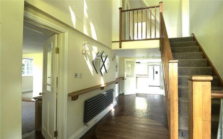 3 bedroom detached house to rent - Photo 2