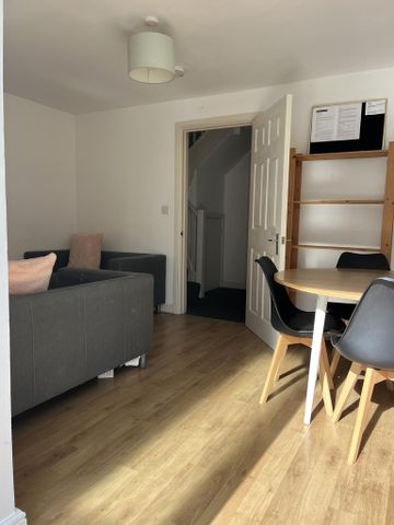 4 bedroom terraced house to rent - Photo 2