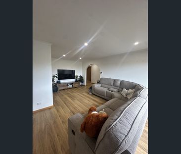 Spacious House - Photo 3