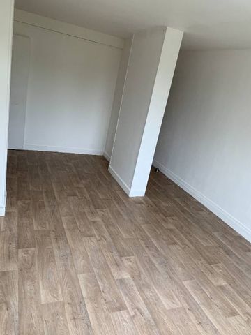 Beau studio en location de 27,64m², situé rue Desseaux à Rouen, 380€ charges comprises - Photo 3