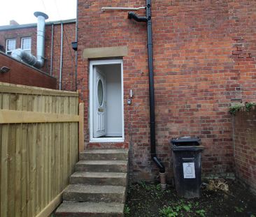 4 bedroom flat to rent - Photo 4