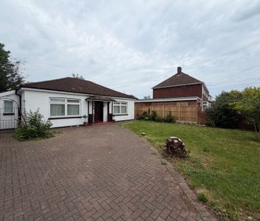 Green Lane, Sunbury-on-Thames, Surrey,TW16 - Photo 2