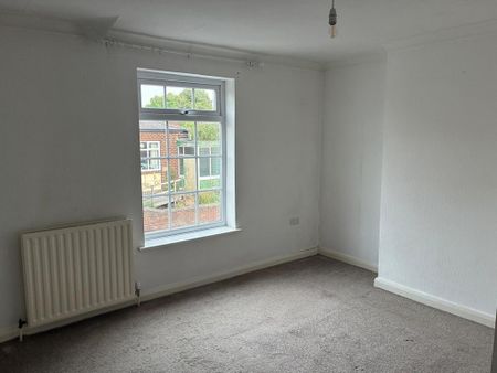 2 bedroom terraced house to rent - Photo 4
