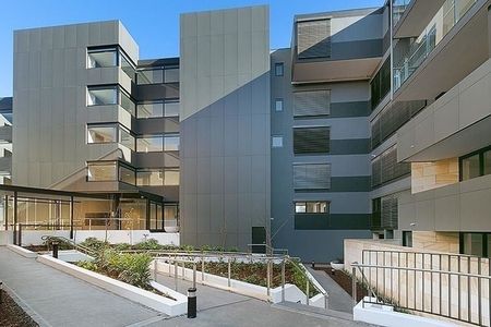 One Bedroom Apartment In Luxurious "Dominion" Complex! - Photo 4