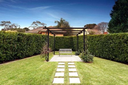 11 Bellaire Court, Beaumaris. - Photo 2