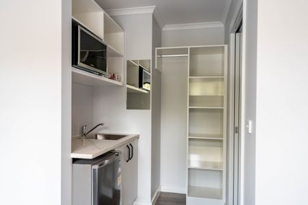 Located within a short five minute walk to the Waikato University are these brand new, one bedroom studio rooms. Set on three levels, the studio rooms are fully furnished. - Photo 3