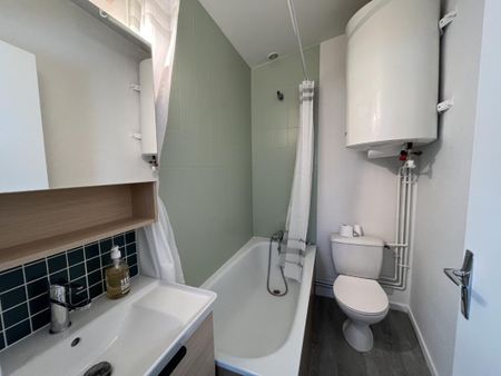 Location Appartement 1 pièce 27m² BORDEAUX 33000 - Photo 3