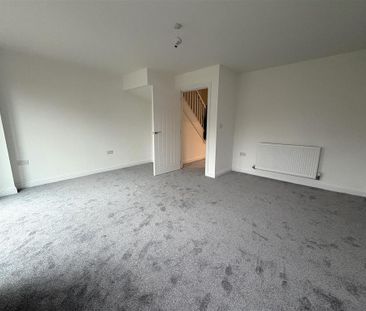3 bedroom semi-detached house to rent - Photo 3