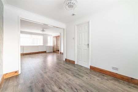 3 bed semi-detached house to rent in Courtney Court, Newcastle Upon Tyne, NE3 - Photo 3