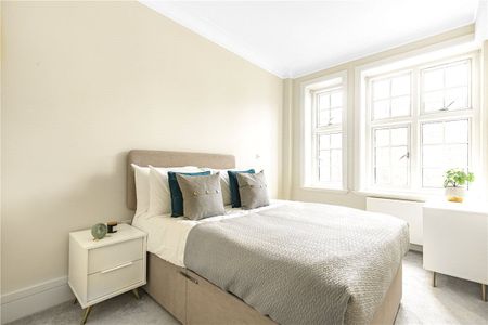 A two bedroom, fourth floor (with lift) apartment ideally located close to Marylebone High Street and Oxford Street. - Photo 5