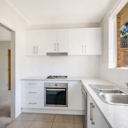 Enjoying a peaceful locale of superb convenience - Photo 4