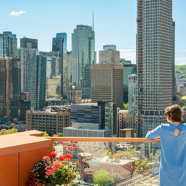 245 Robert-Bourassa Blvd, Montréal, QC - Photo 1