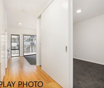 Modern One Bedroom/Studio Apartment - Photo 2