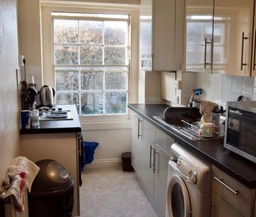 3 bedroom flat to rent - Photo 4