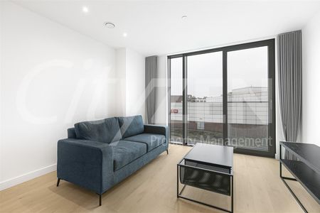 37 Clarendon Road, Watford - Photo 2