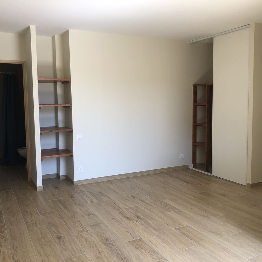 Location Appartement 1 pièce 28m² LA ROCHE CHALAIS 24490 - Photo 1