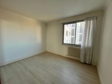 Location Appartement 3 pièces 76m² NIORT 79000 - Photo 4
