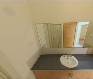 Lovely Family Home with Low Maintenance - Photo 6