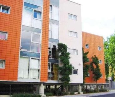 Hermit Road, London, E16 - Photo 5