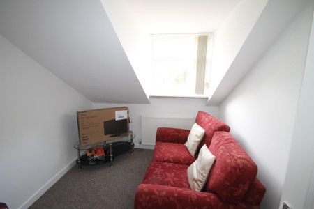 2 Bedroom | Flat 3, 9 North Road East, PL4 6AS - Photo 3