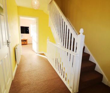 4 bedroom semi-detached house to rent - Photo 3