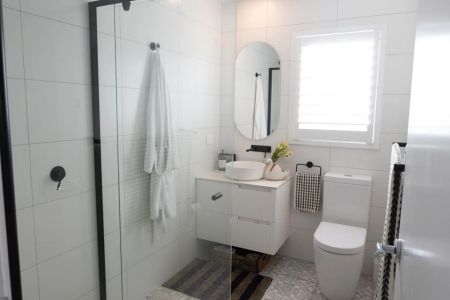 Location and views - Photo 5