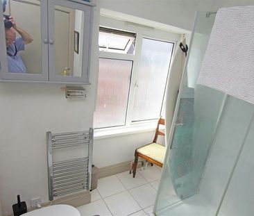 Flat to rent on - Photo 1