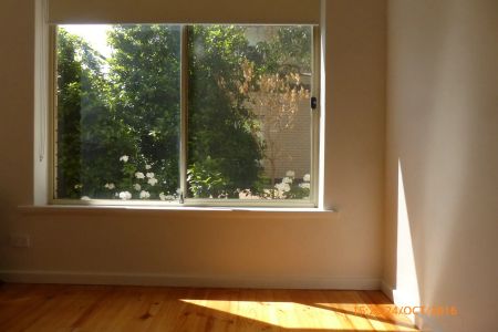 Updated home unit in popular lifestyle locale - Photo 5