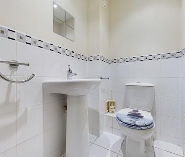 2 bedroom townhouse to rent - Photo 6