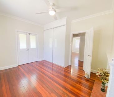 Beautiful 3-Bedroom Bungalow in the Heart of Central Maitland - Photo 4