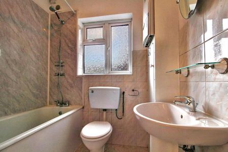 3 bedroom terraced house to rent - Photo 4