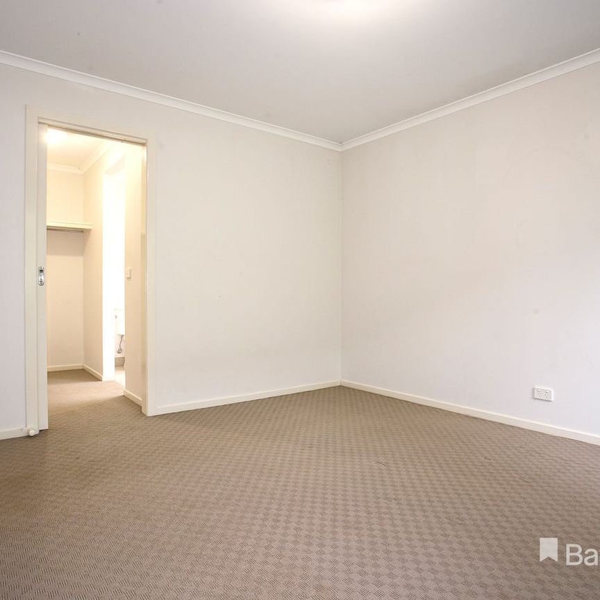 LARGE FAMILY HOME - Photo 1