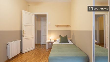 barcelona, Catalonia 08022 - Photo 2