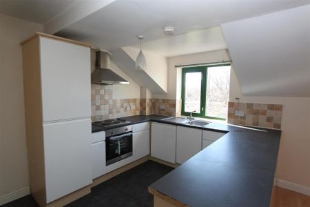 2 bedroom flat to rent - Photo 4