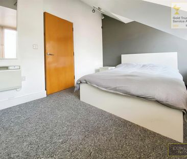 Flat 4 The Phoenix, 41 New Street, Chelm... - Photo 2
