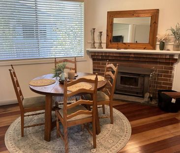 CHARMING 2 BEDROOM HOME IN PRIME LOCATION! - Photo 1