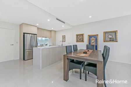 Luxury Apartment in the heart of Rouse Hill - Photo 3