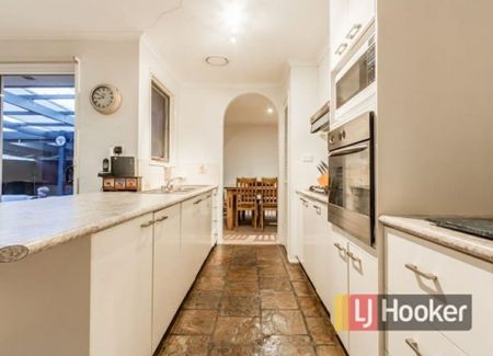 3 Bosco Close, Narre Warren VIC - Photo 5