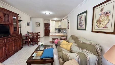 Apartamento en alquiler con gran terraza en residencial con piscina - Photo 2