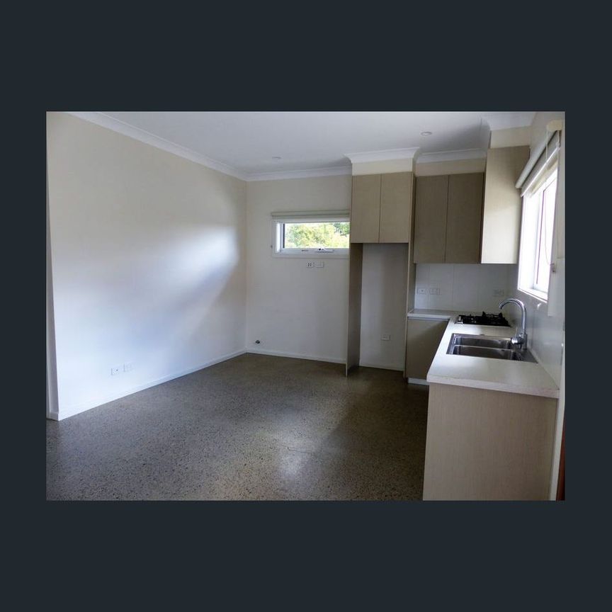 Modern 2 bedroom Villa – Walk to Echo Point - Photo 1